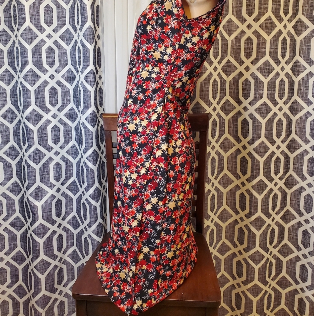 Beautiful Vintage Floral Dress - Picture 5 of 12